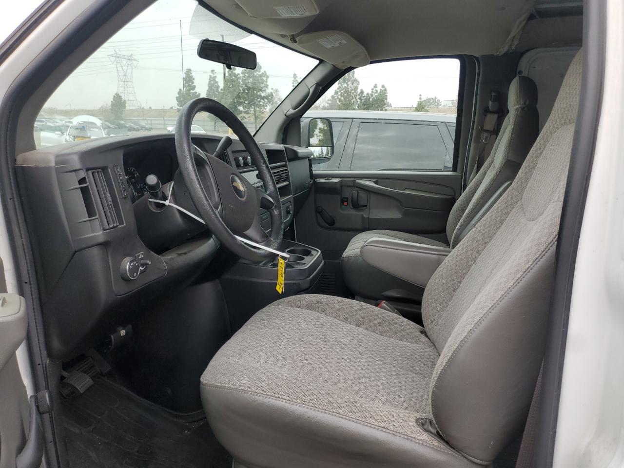 2009 Chevrolet Express - Image 7