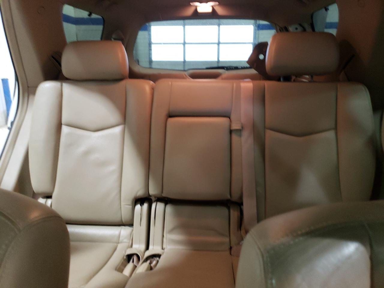 2008 Cadillac SRX - Image 10