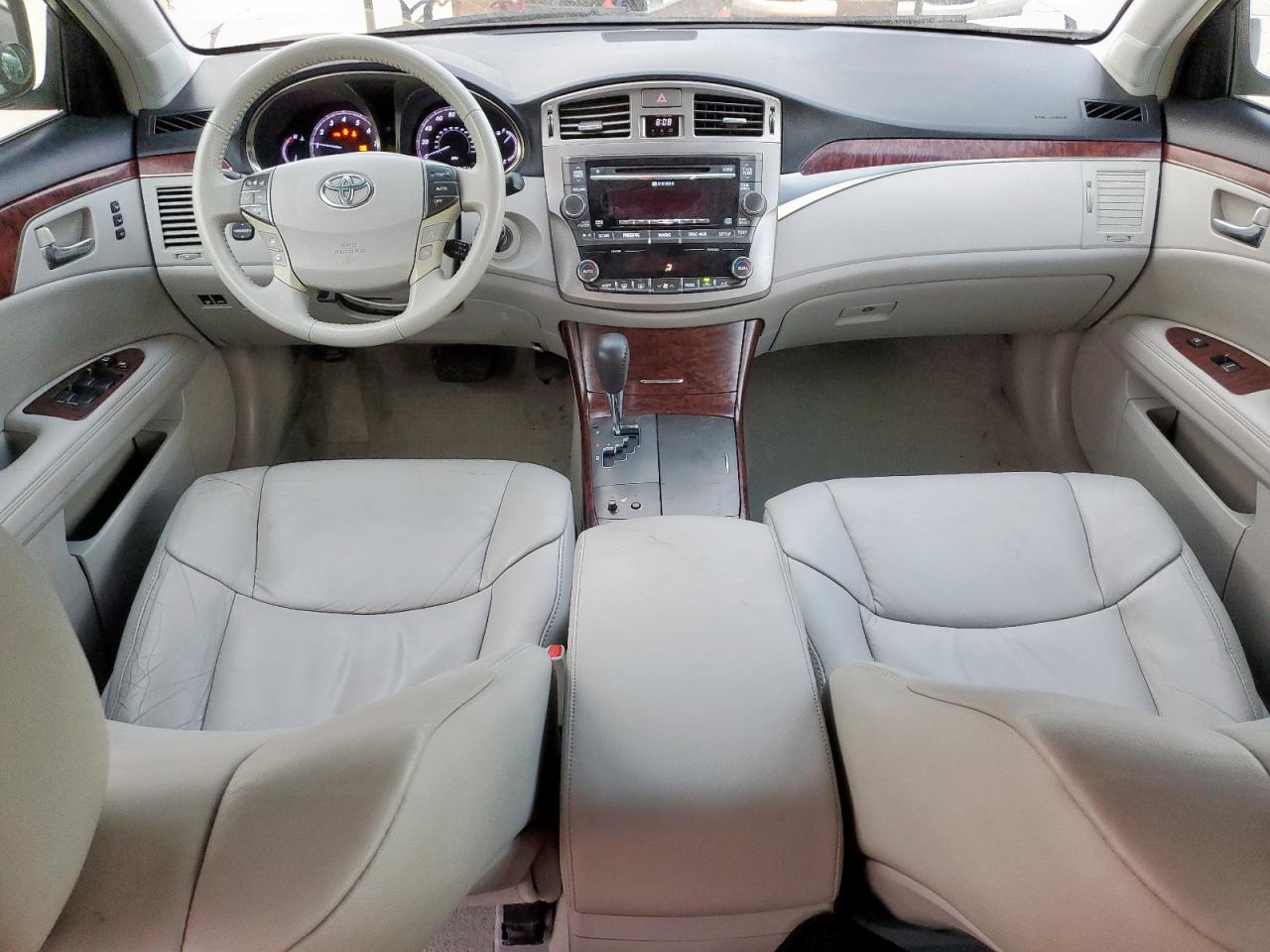 2011 Toyota Avalon - Image 8