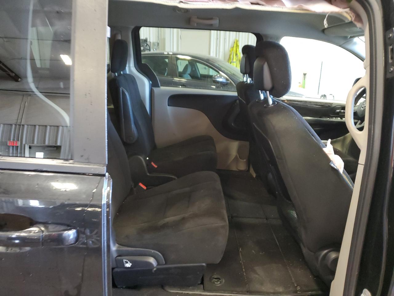 2011 Dodge Caravan - Image 11