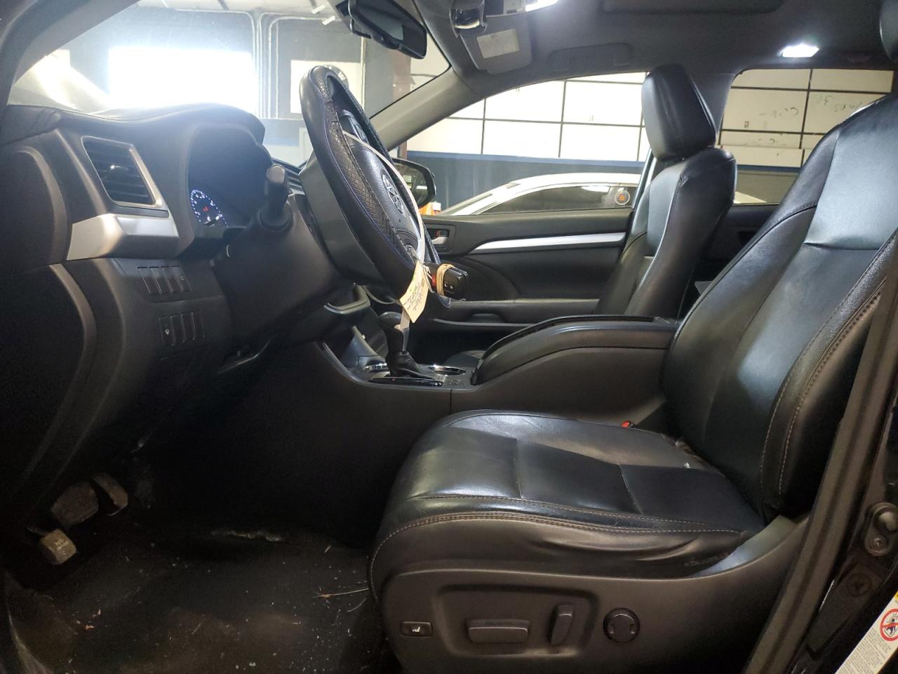 2016 Toyota Highlander - Image 7
