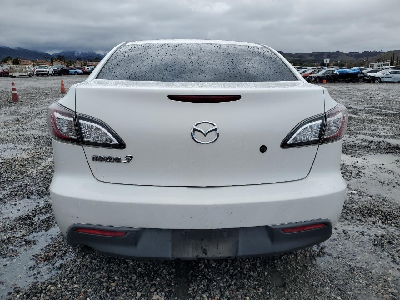 2010 Mazda 3 - Image 6