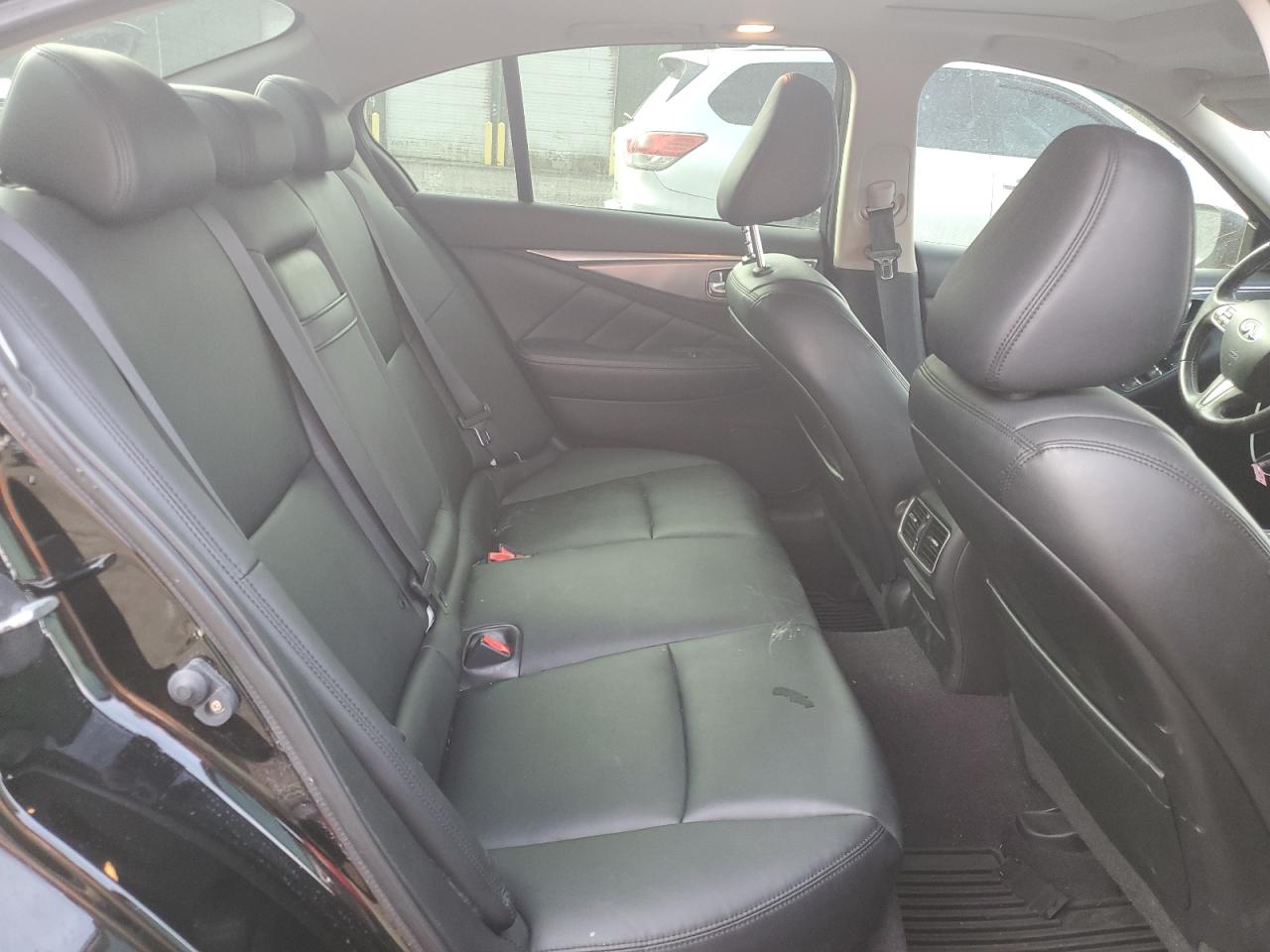 2015 Infiniti Q50 - Image 10
