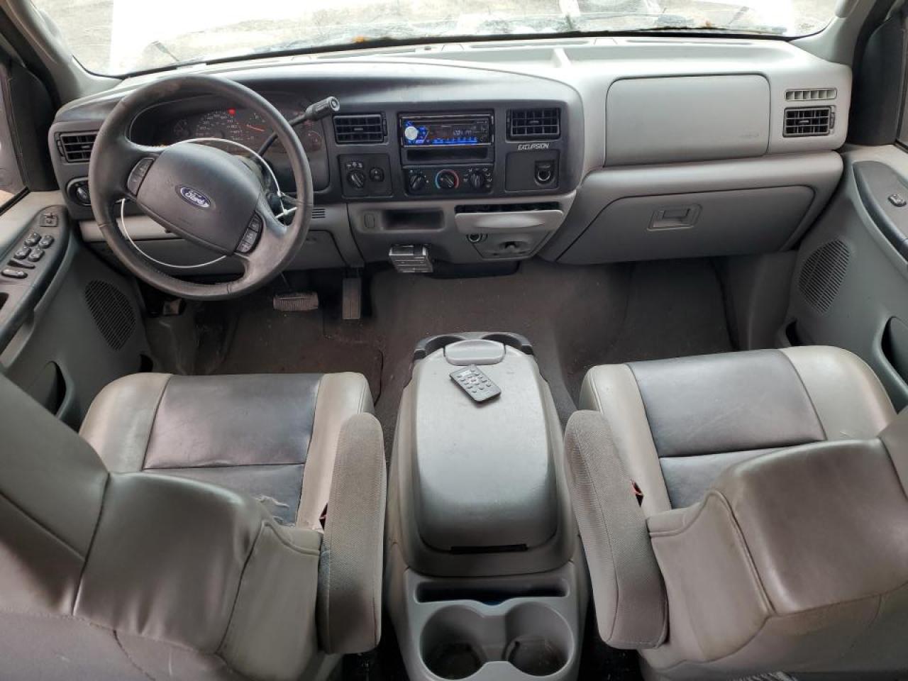 2005 Ford Excursion - Image 8