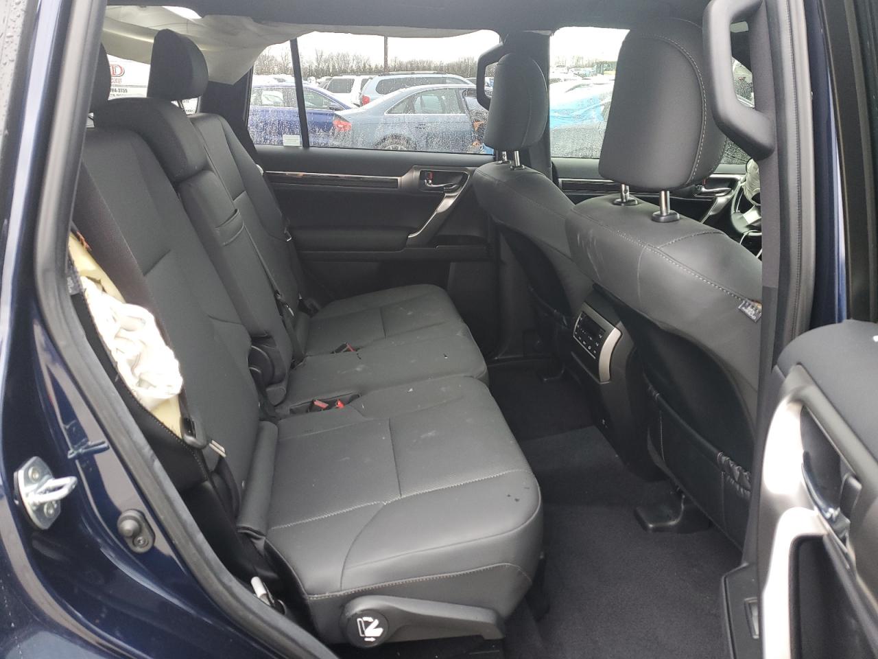 2023 Lexus GX - Image 11
