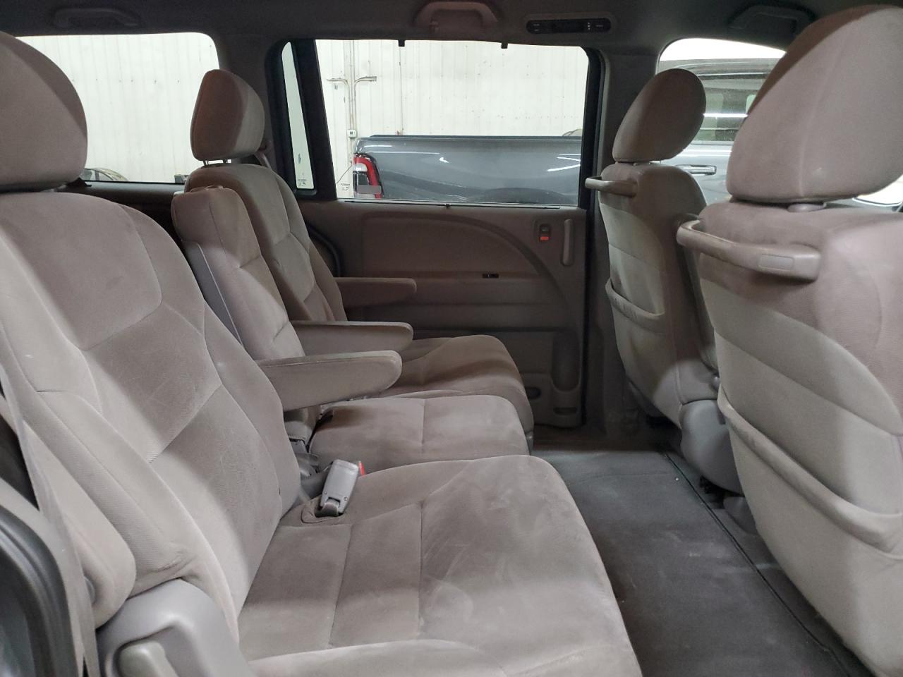 2008 Honda Odyssey - Image 11