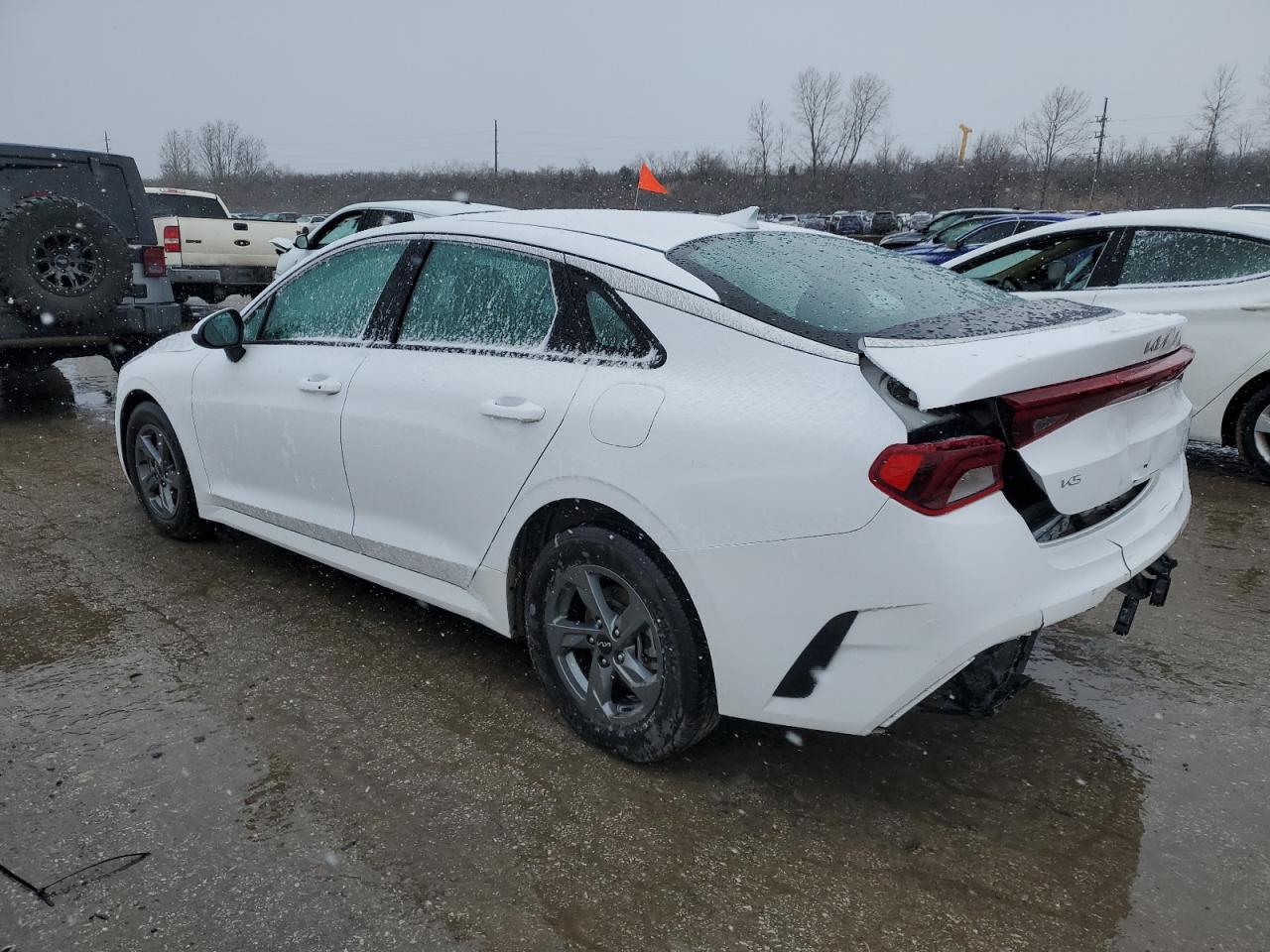 2023 Kia K5 - Image 2