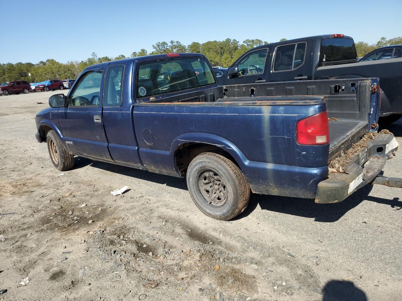 2002 Chevrolet S-10 Pickup - Image 2