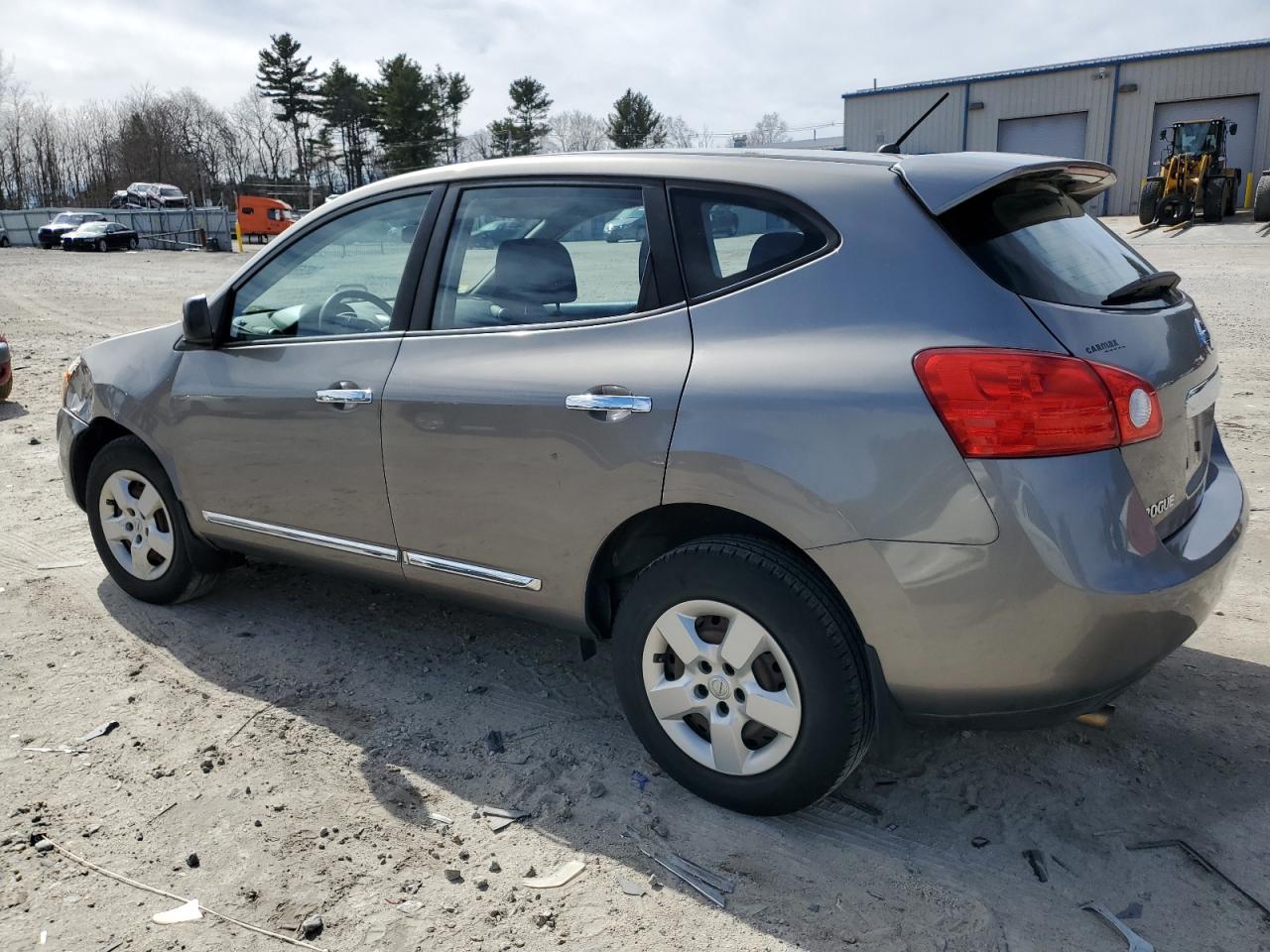 2011 Nissan Rogue - Image 2