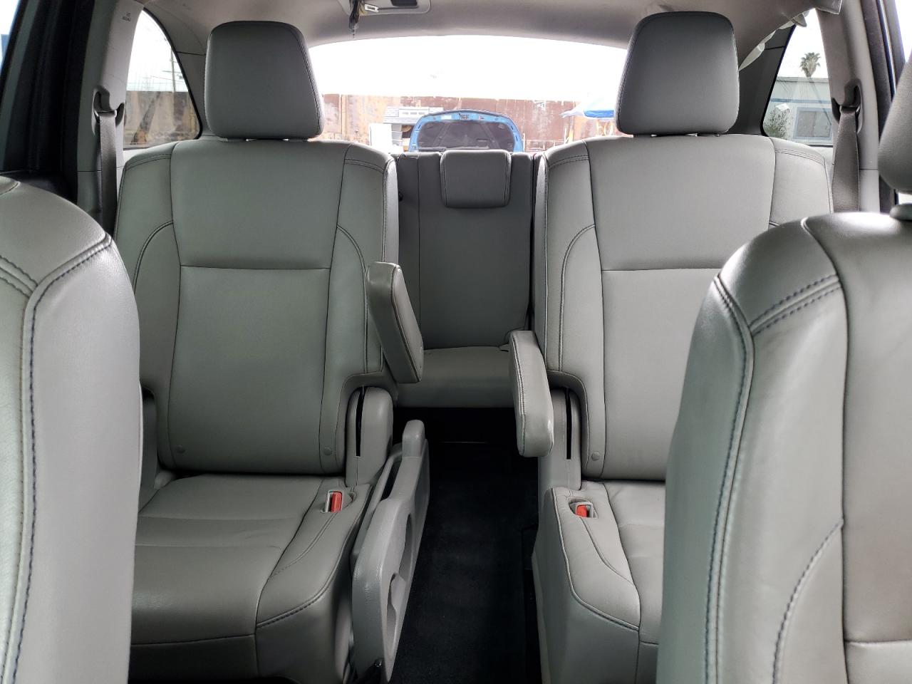 2016 Toyota Highlander - Image 10