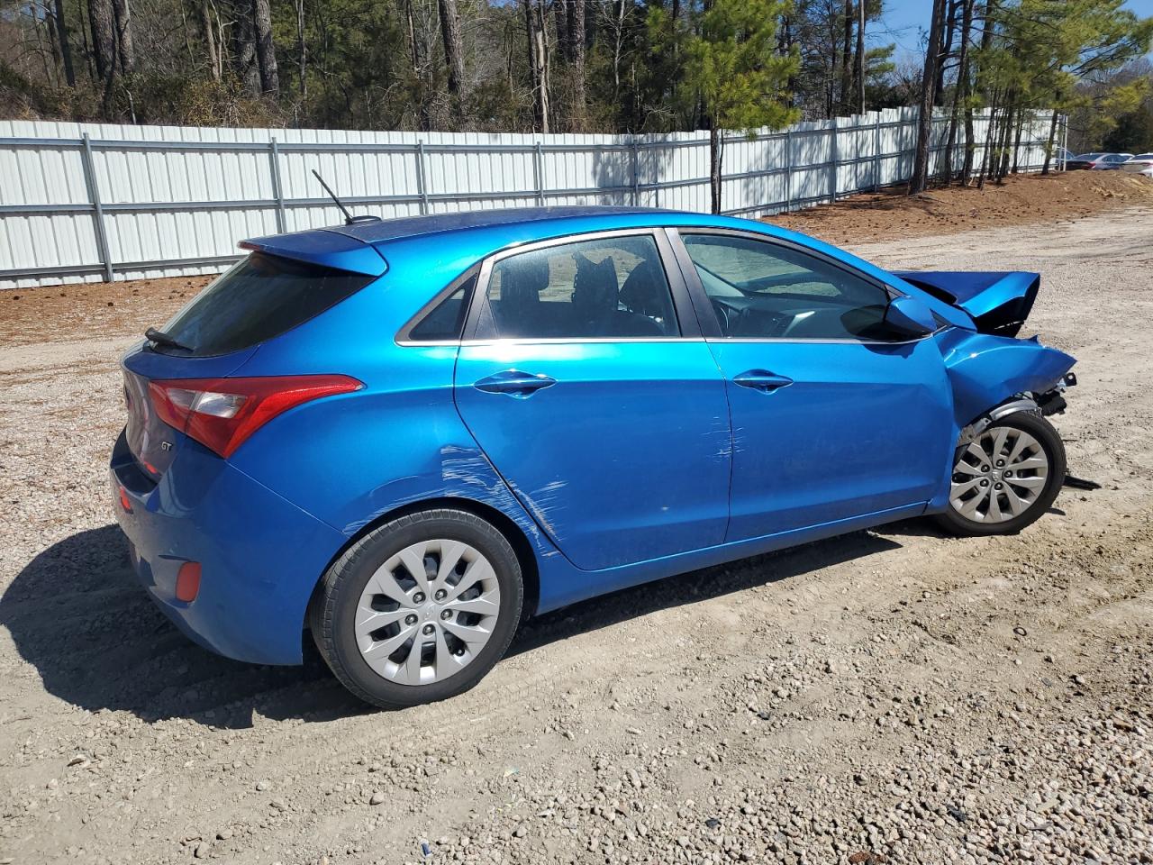 2017 Hyundai Elantra - Image 3
