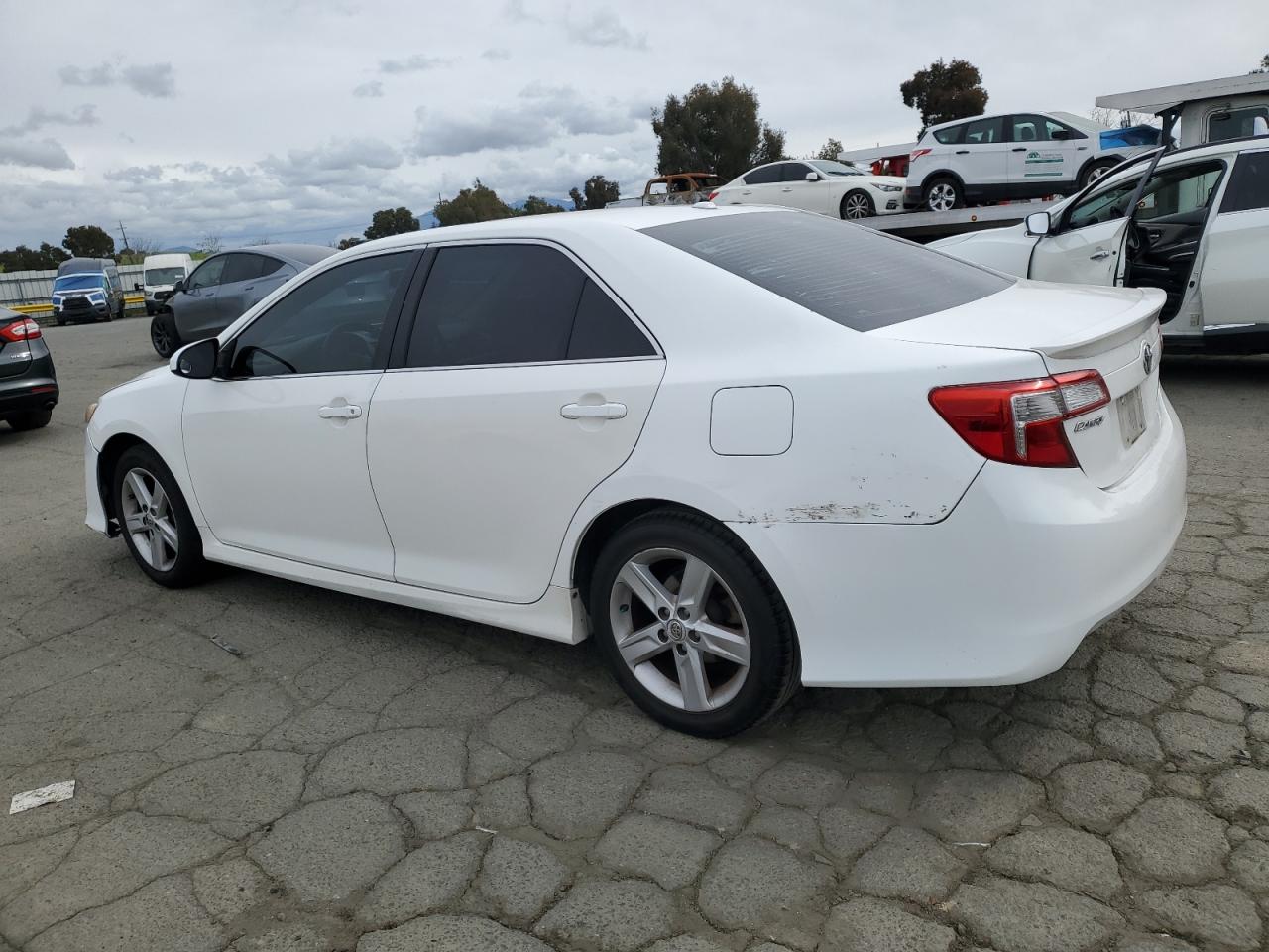 2014 Toyota Camry - Image 2