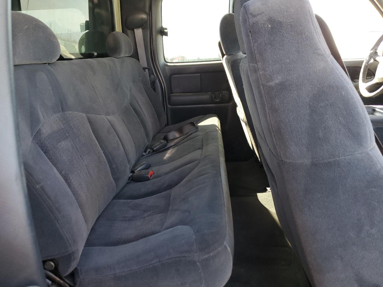 2001 Chevrolet Silverado - Image 10