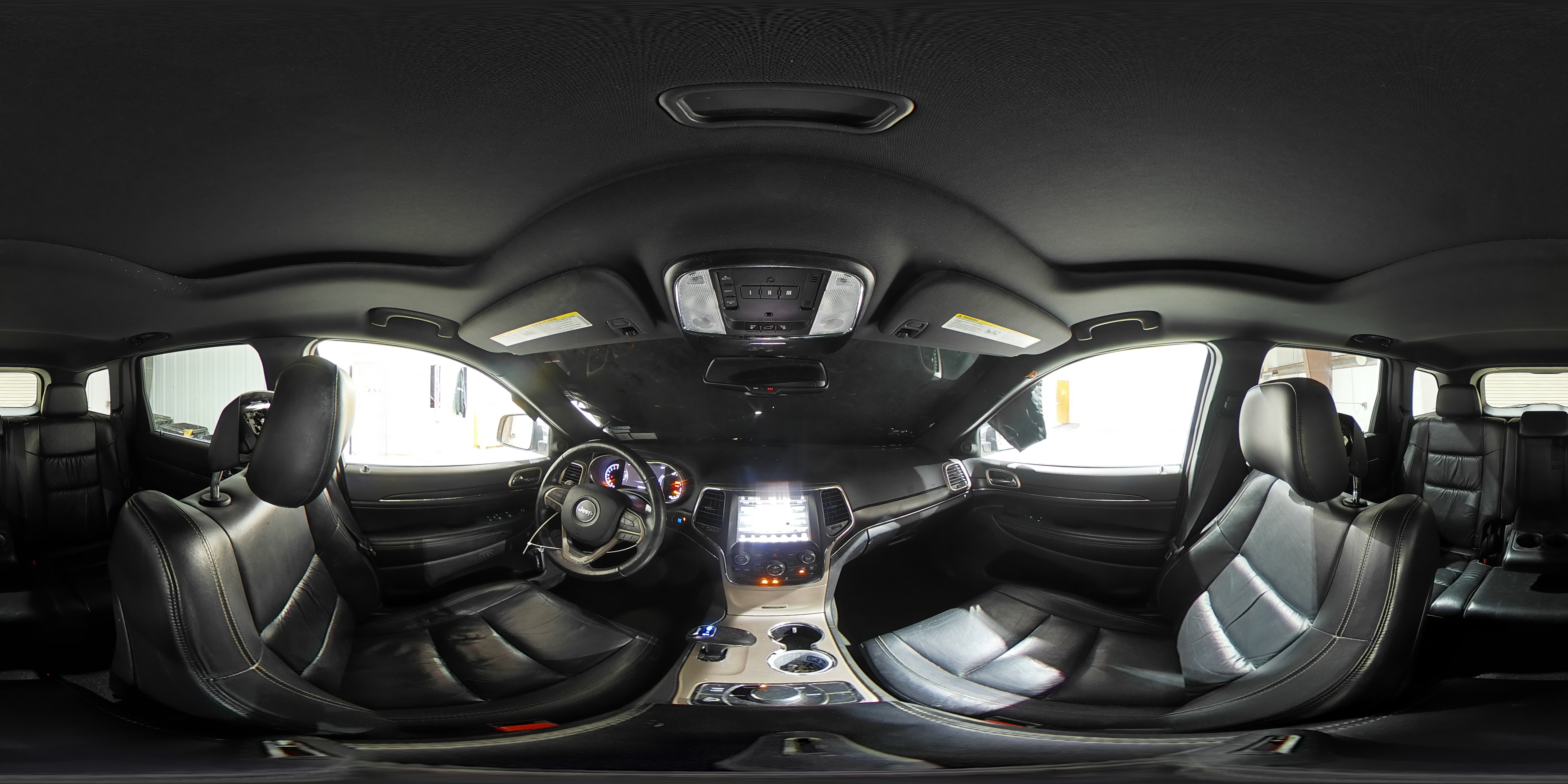 2015 Jeep Grand Cherokee - Image 16