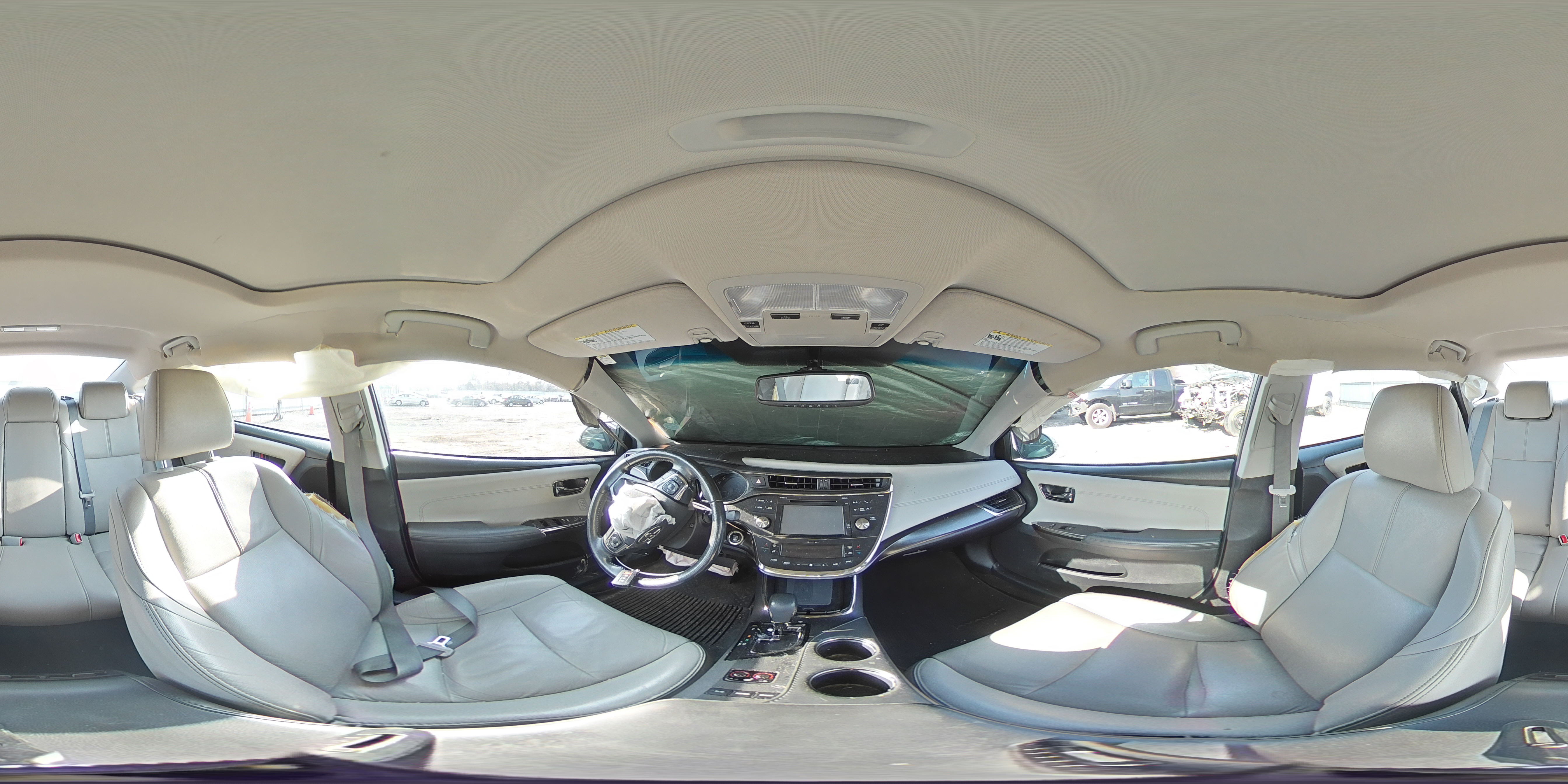 2016 Toyota Avalon - Image 13