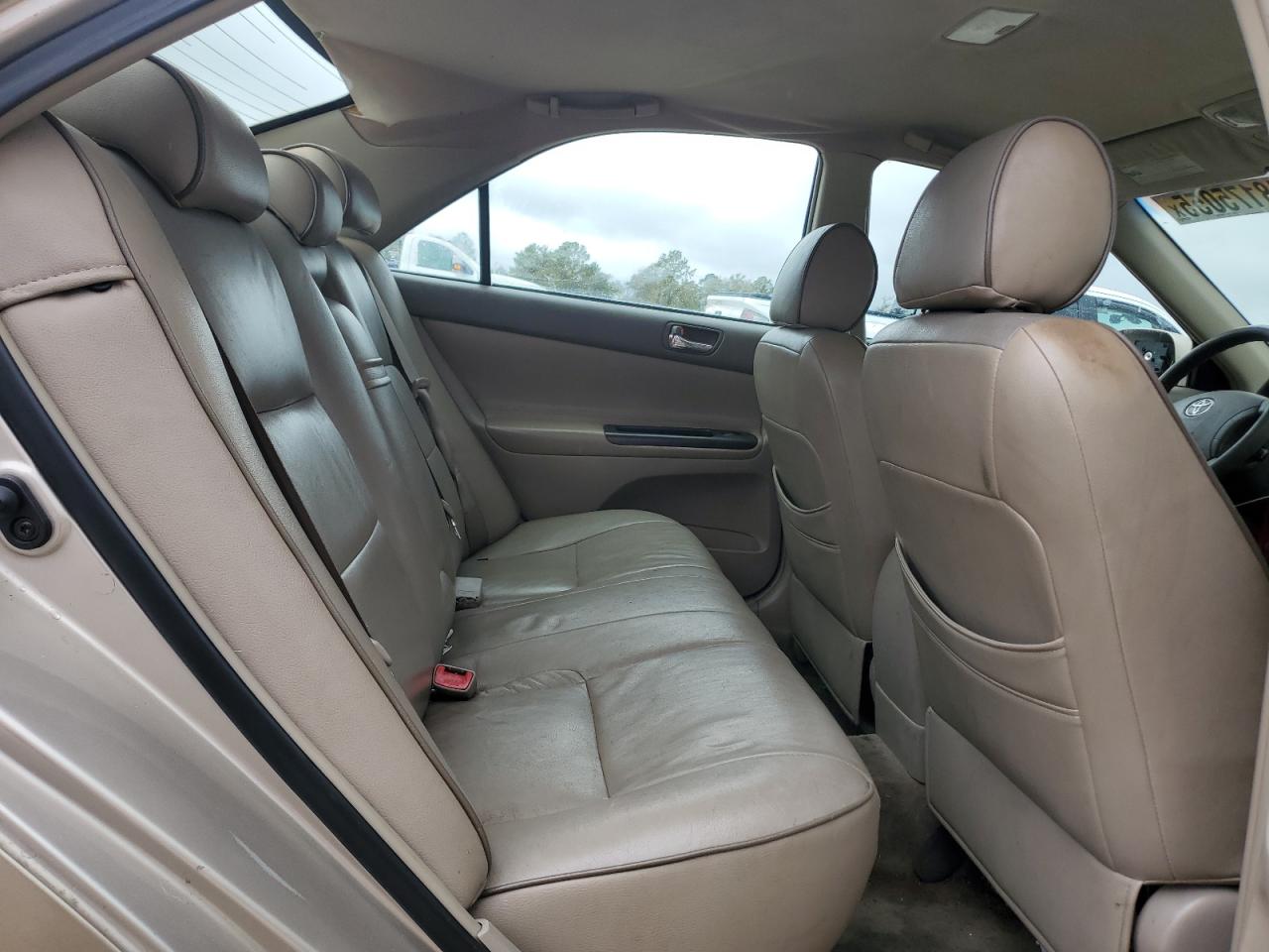 2005 Toyota Camry - Image 10