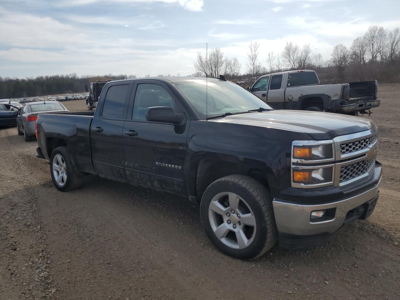 2015 Chevrolet Silverado - Image 4