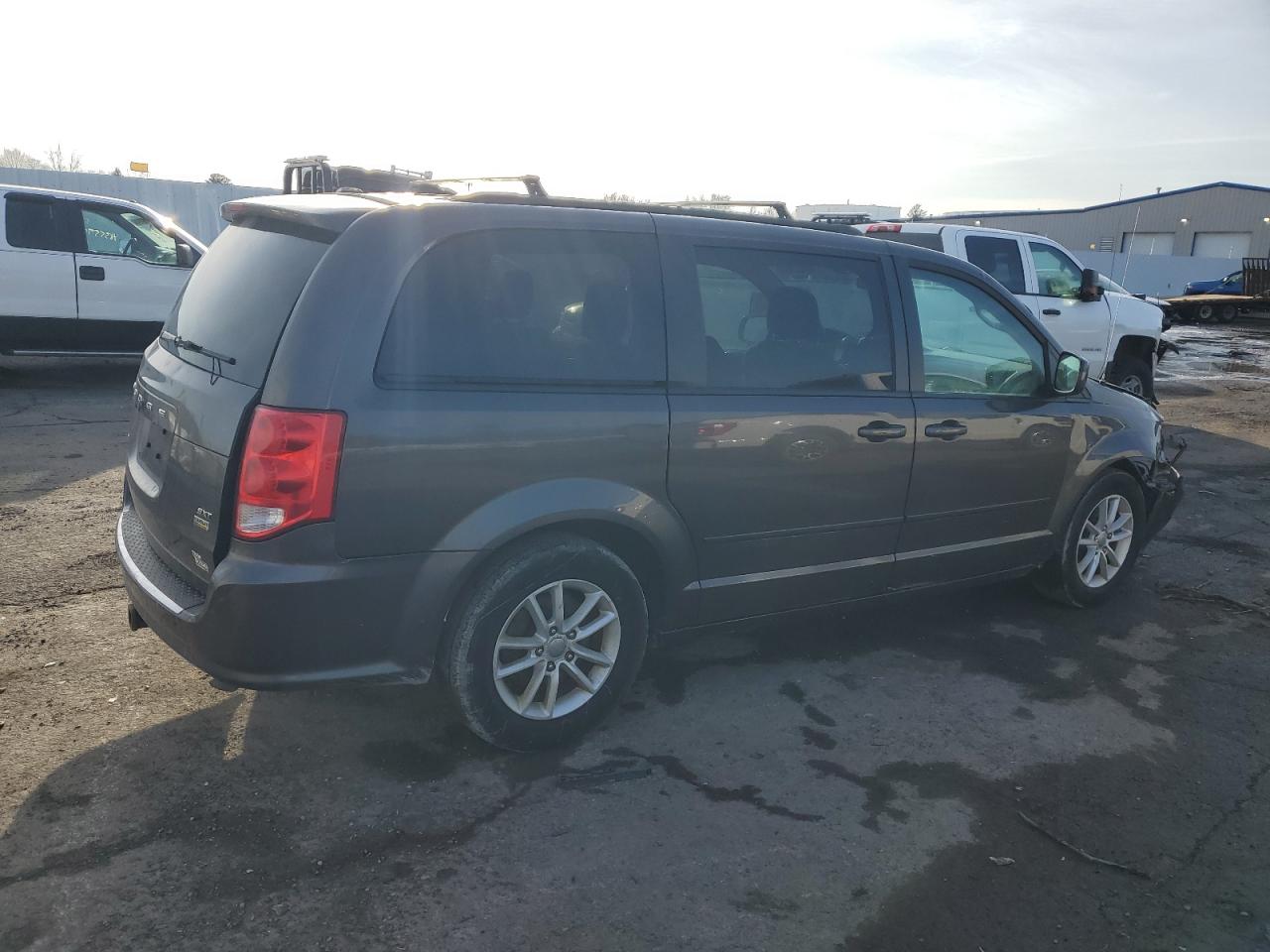 2015 Dodge Caravan - Image 3