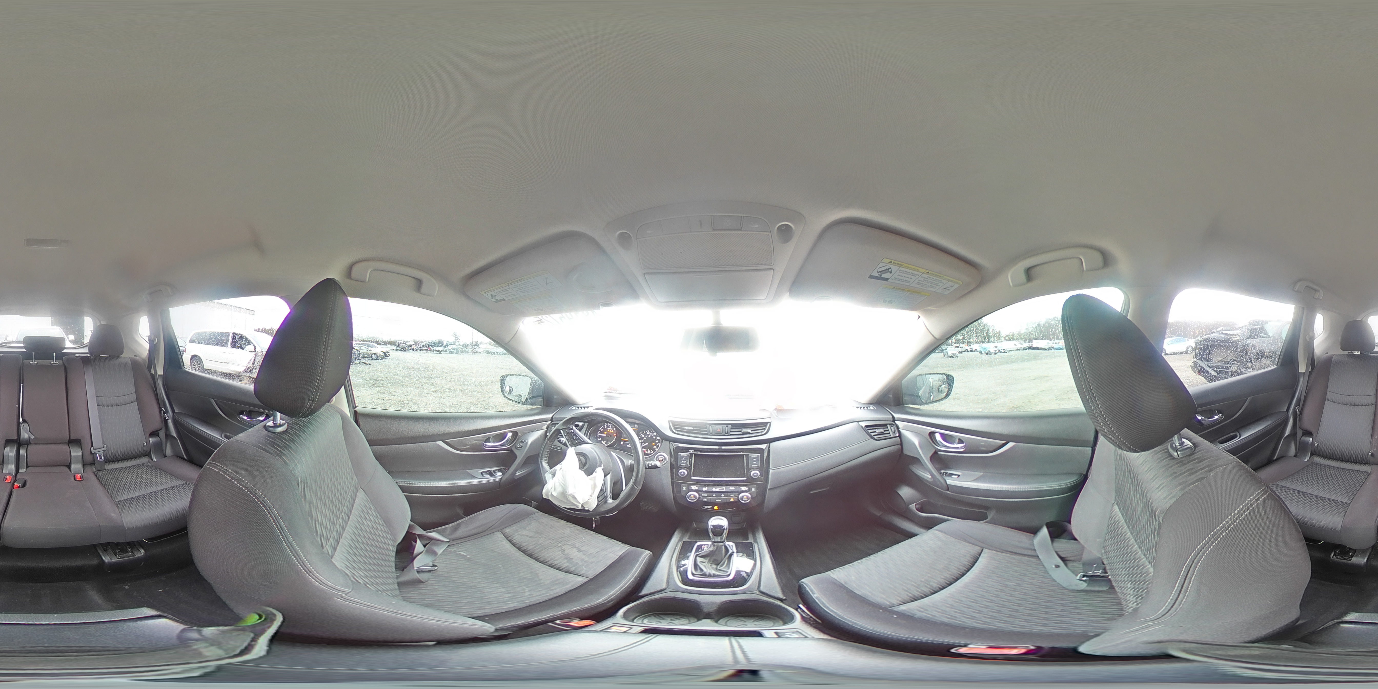 2018 Nissan Rogue - Image 16