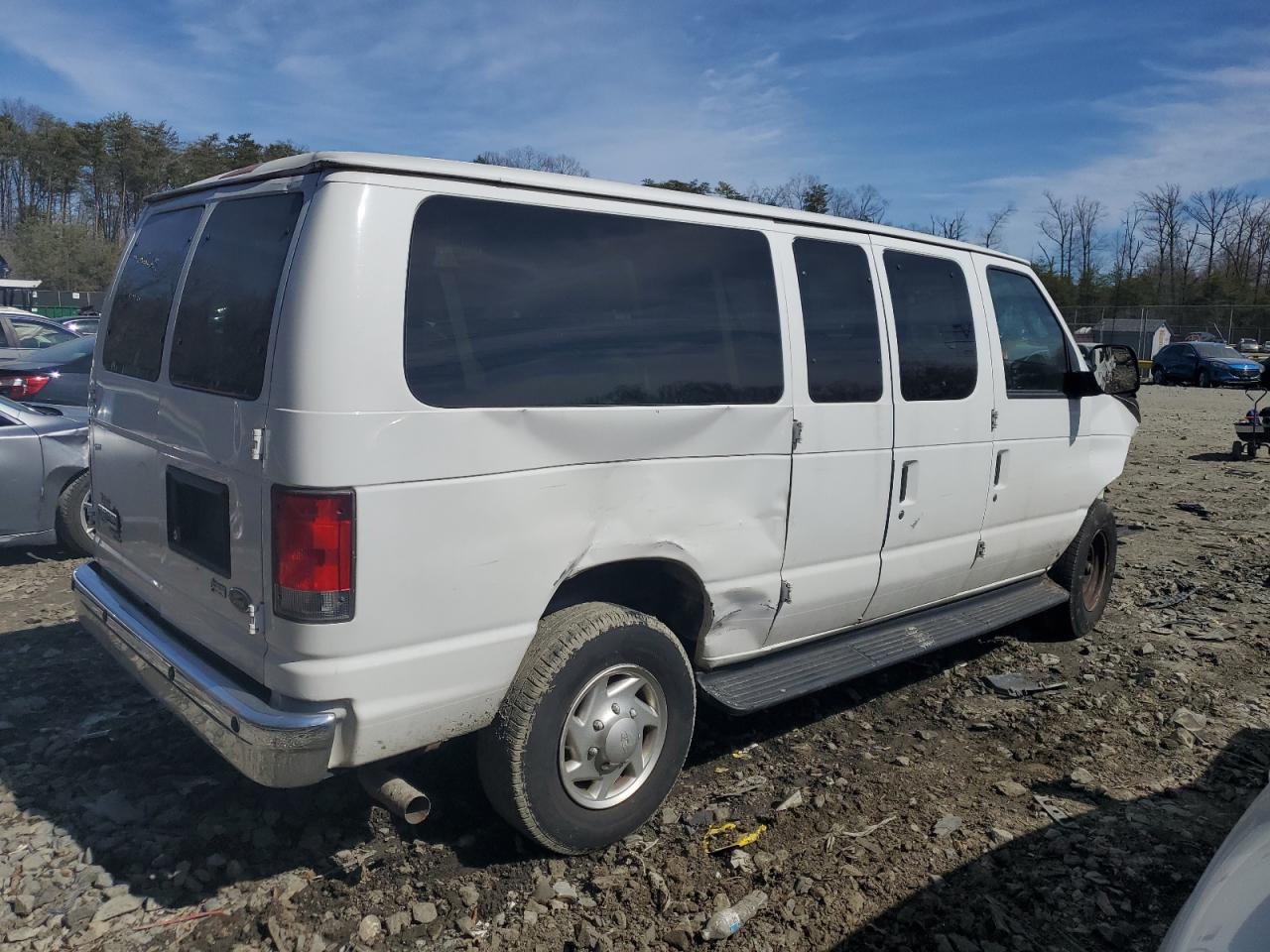 2014 Ford Econoline - Image 3