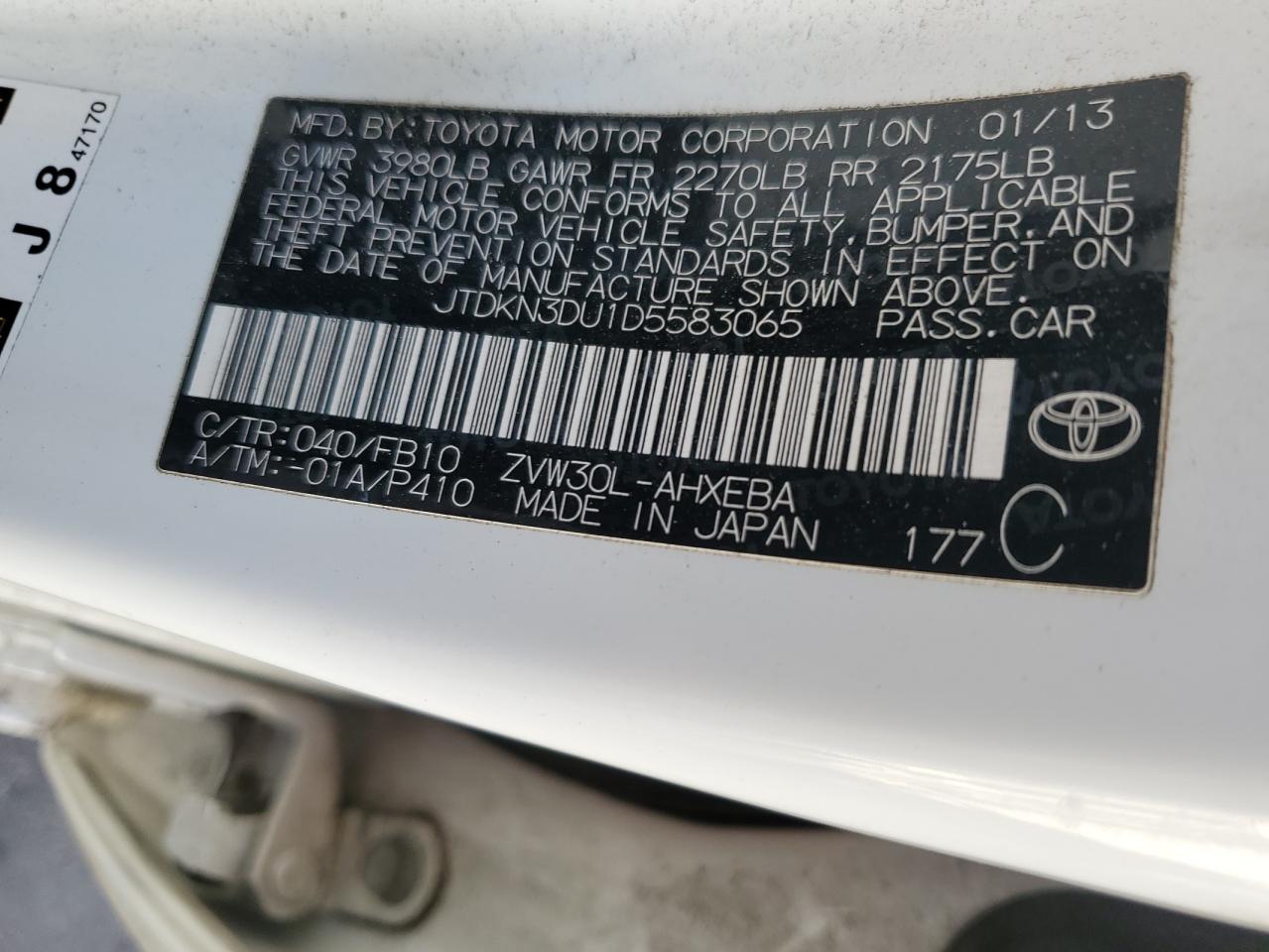 2013 Toyota Prius - Image 13