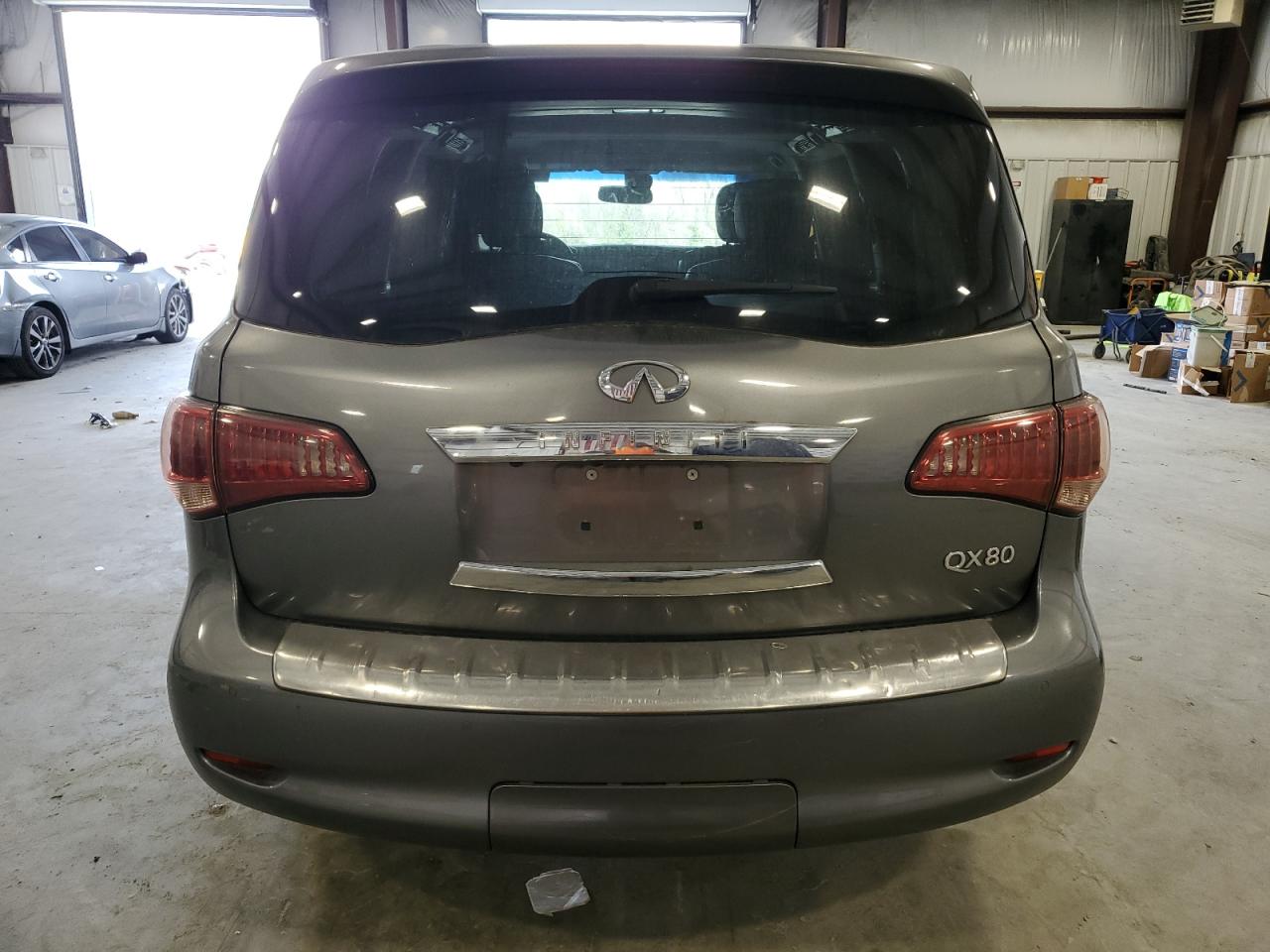 2015 Infiniti QX80 - Image 6
