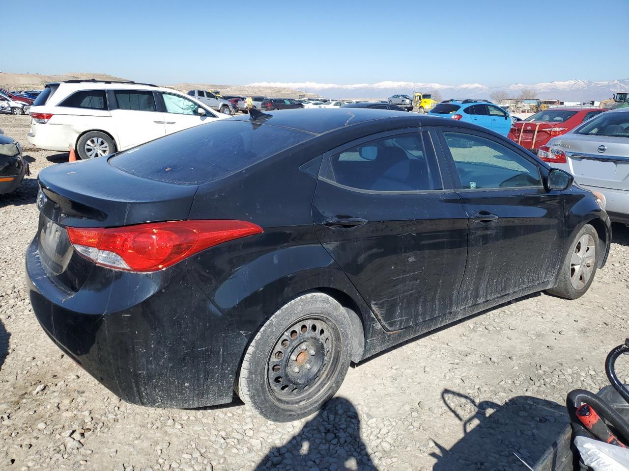 2011 Hyundai Elantra - Image 3