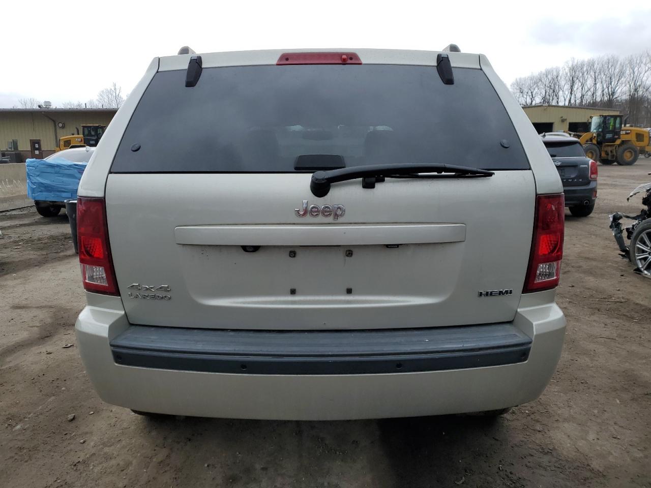 2010 Jeep Grand Cherokee - Image 6