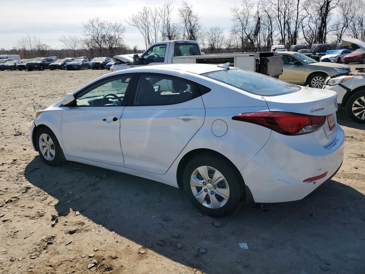 2016 Hyundai Elantra - Image 2