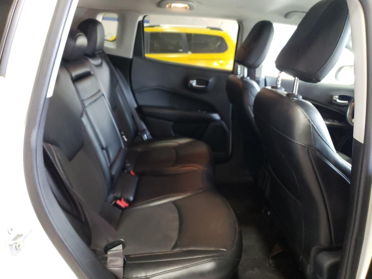 2019 Jeep Compass - Image 11