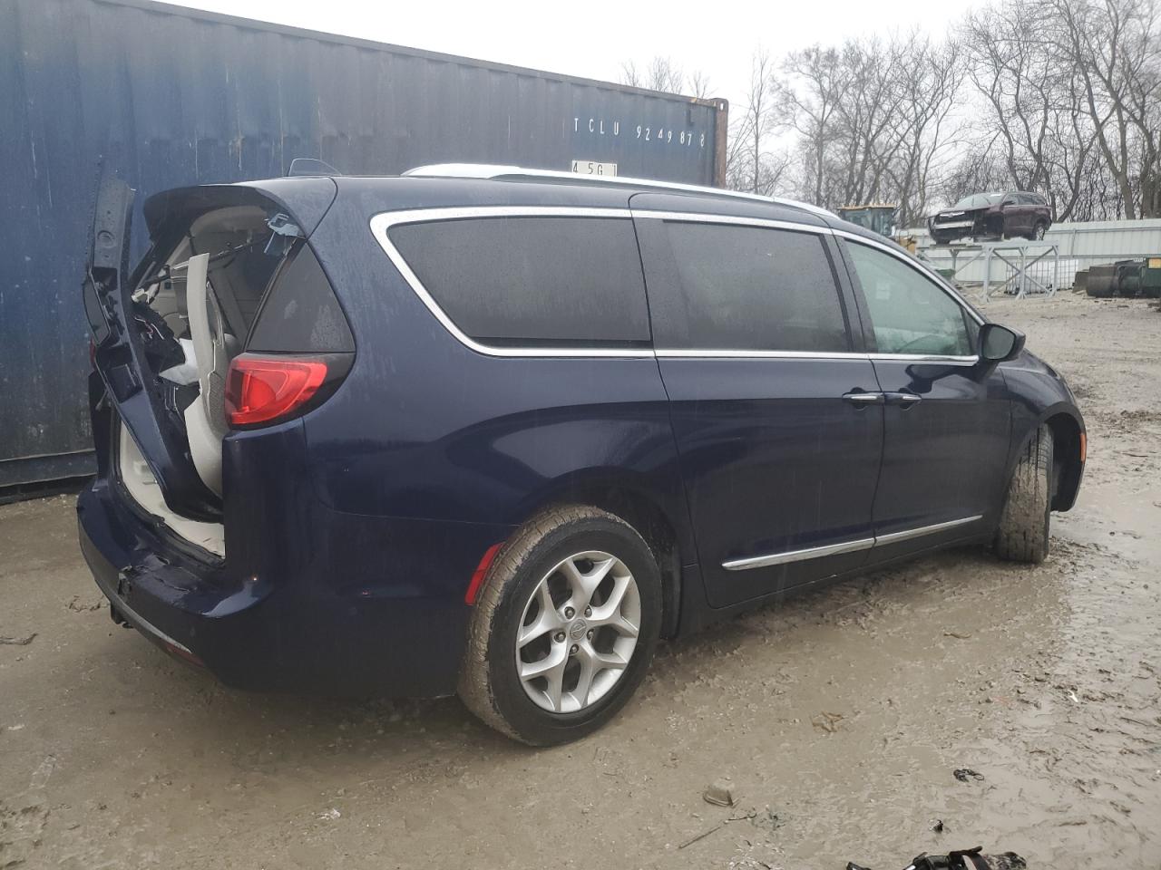 2019 Chrysler Pacifica - Image 3