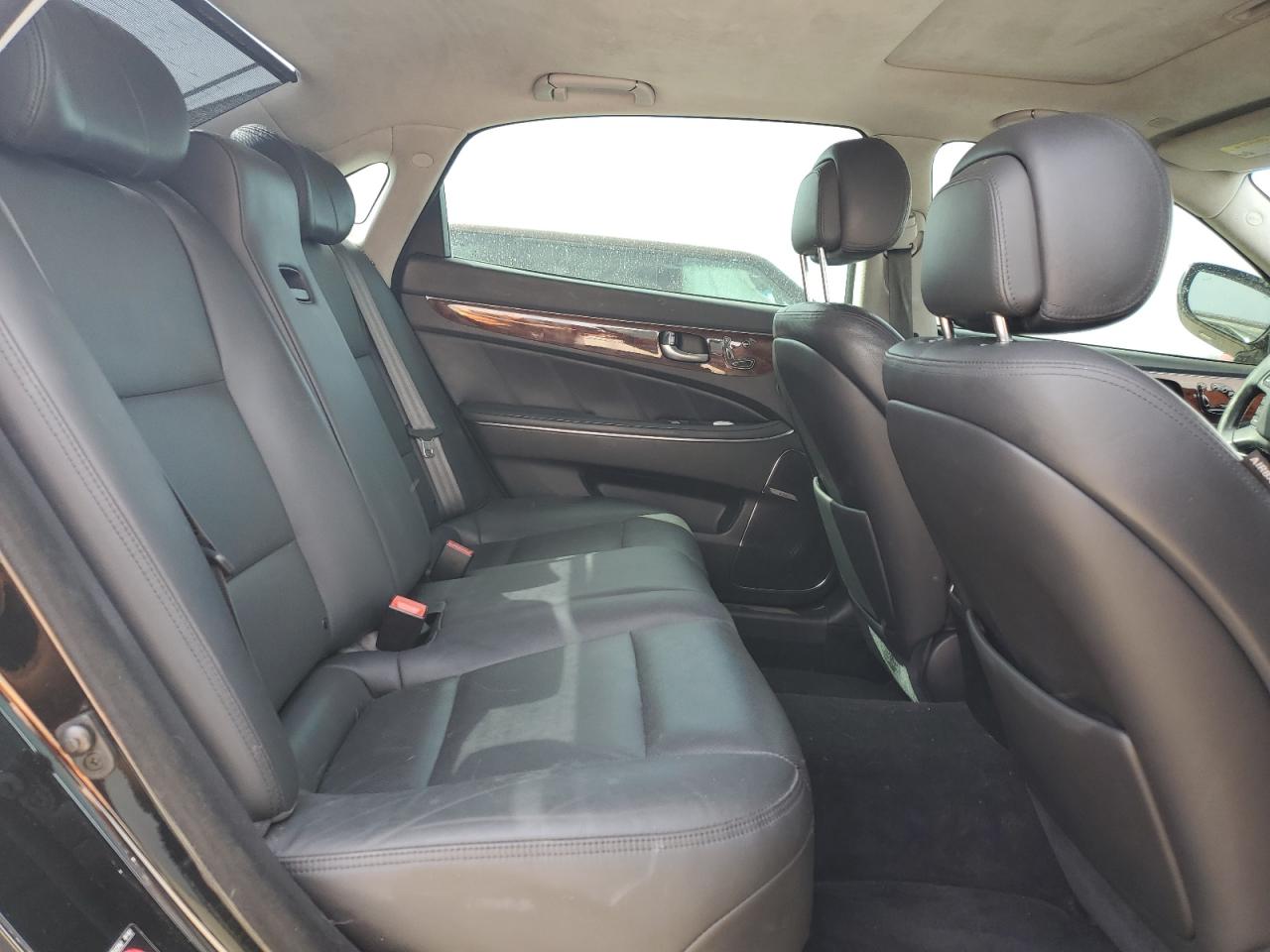 2016 Hyundai Equus - Image 10