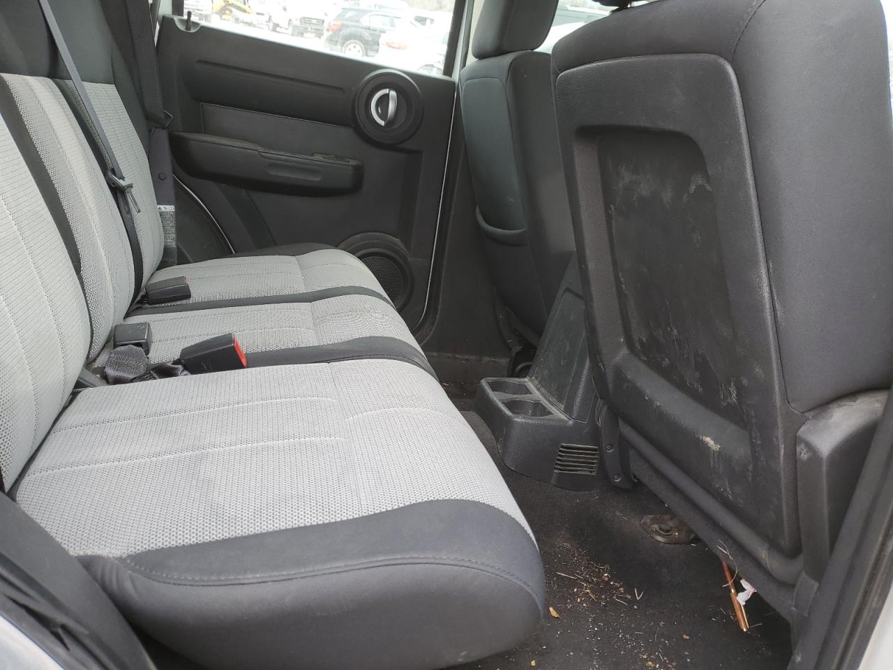 2008 Dodge Nitro - Image 10