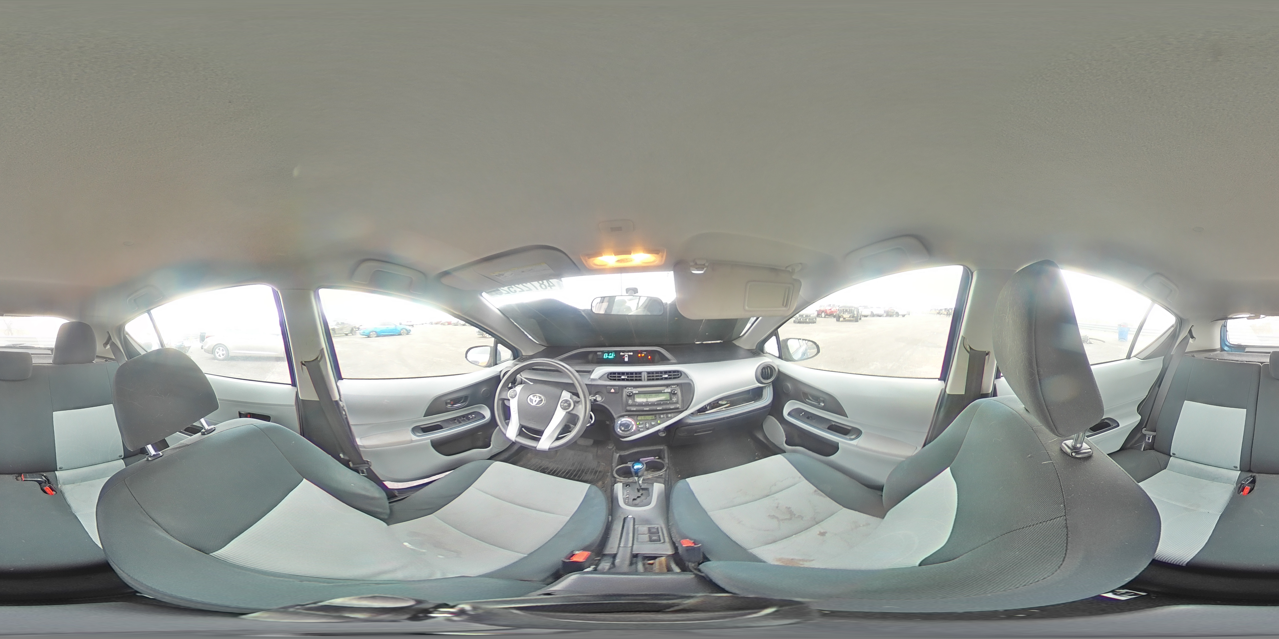 2012 Toyota Prius - Image 14