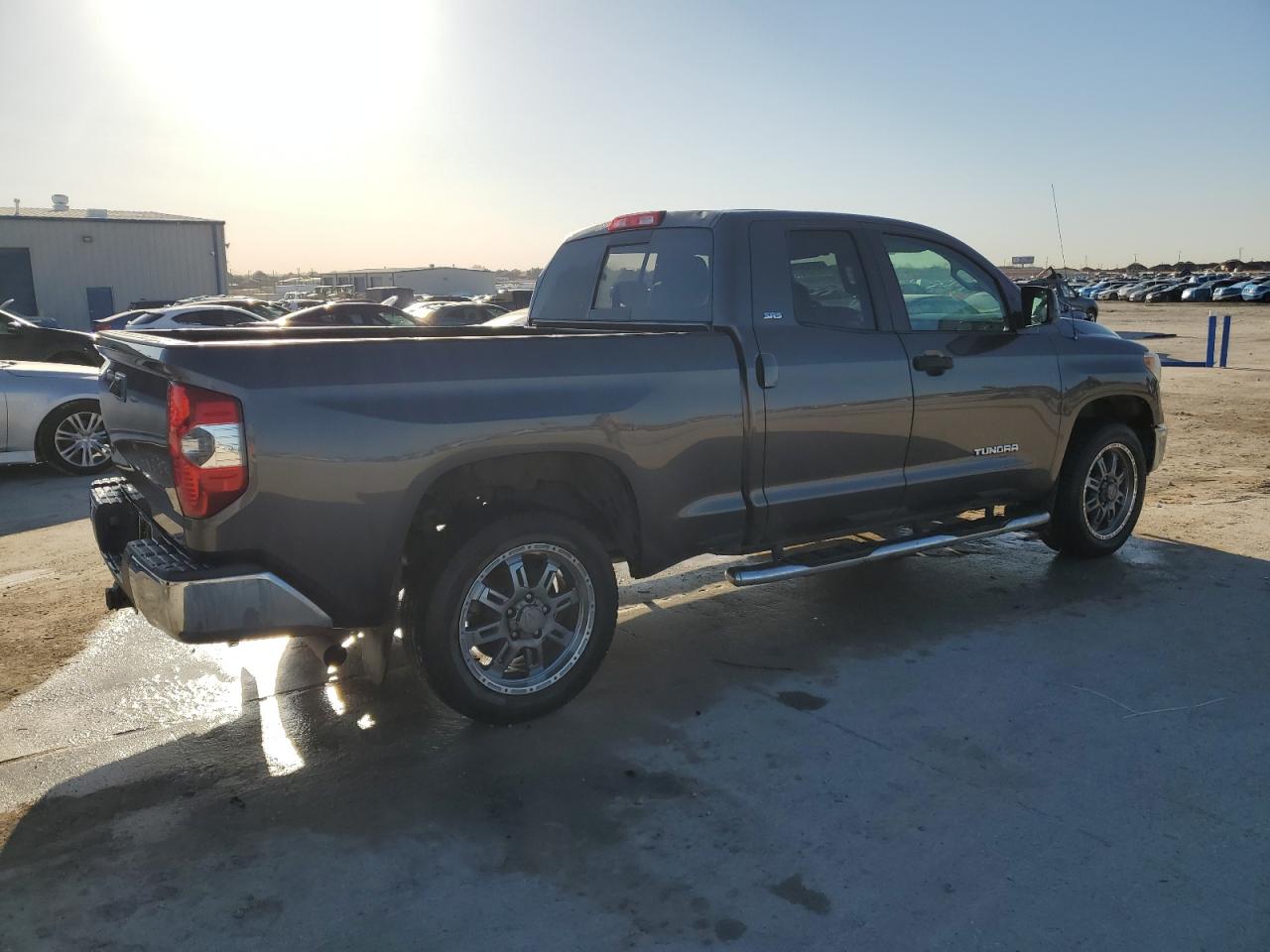 2014 Toyota Tundra - Image 3