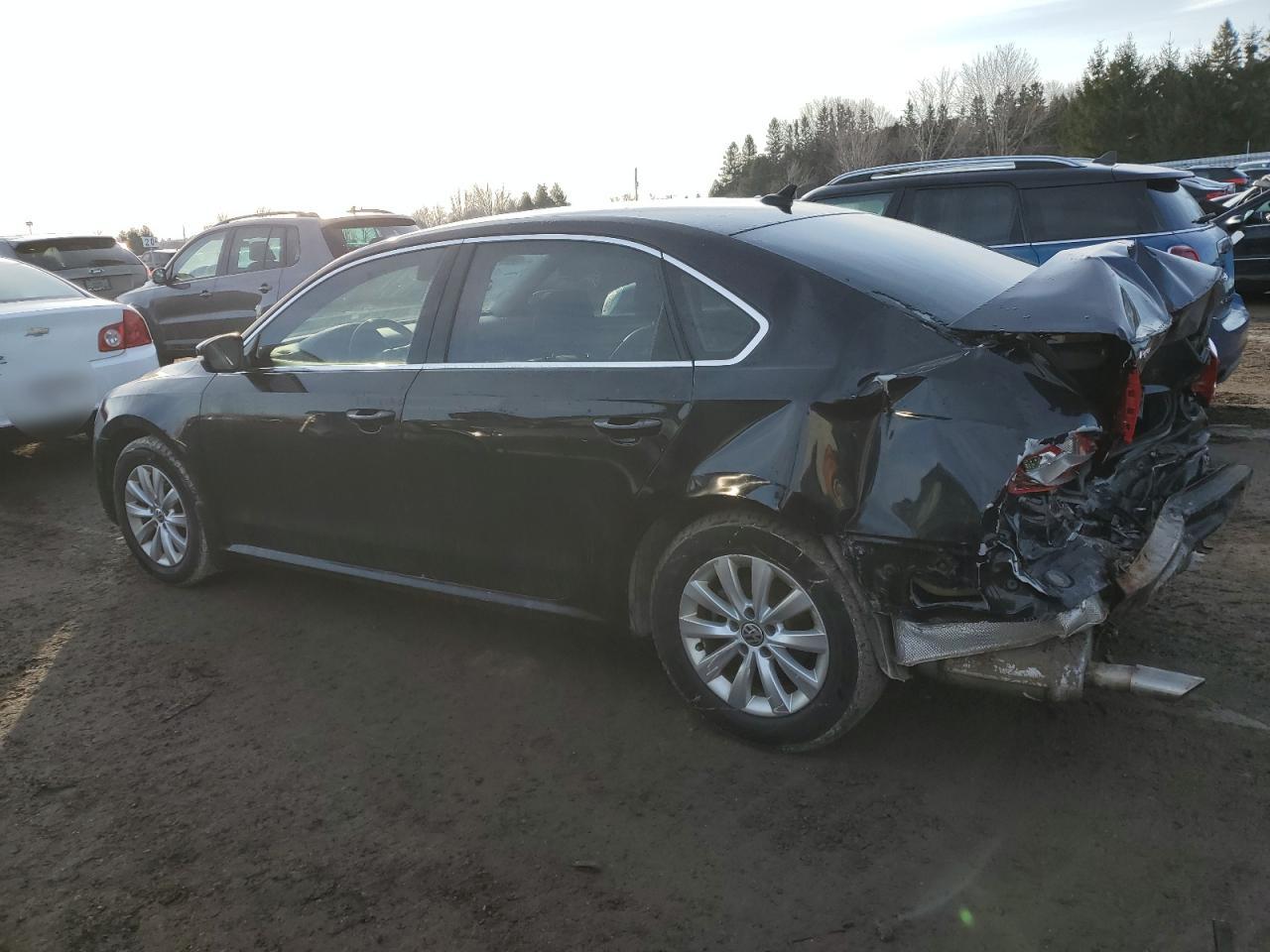 2015 Volkswagen Passat - Image 2