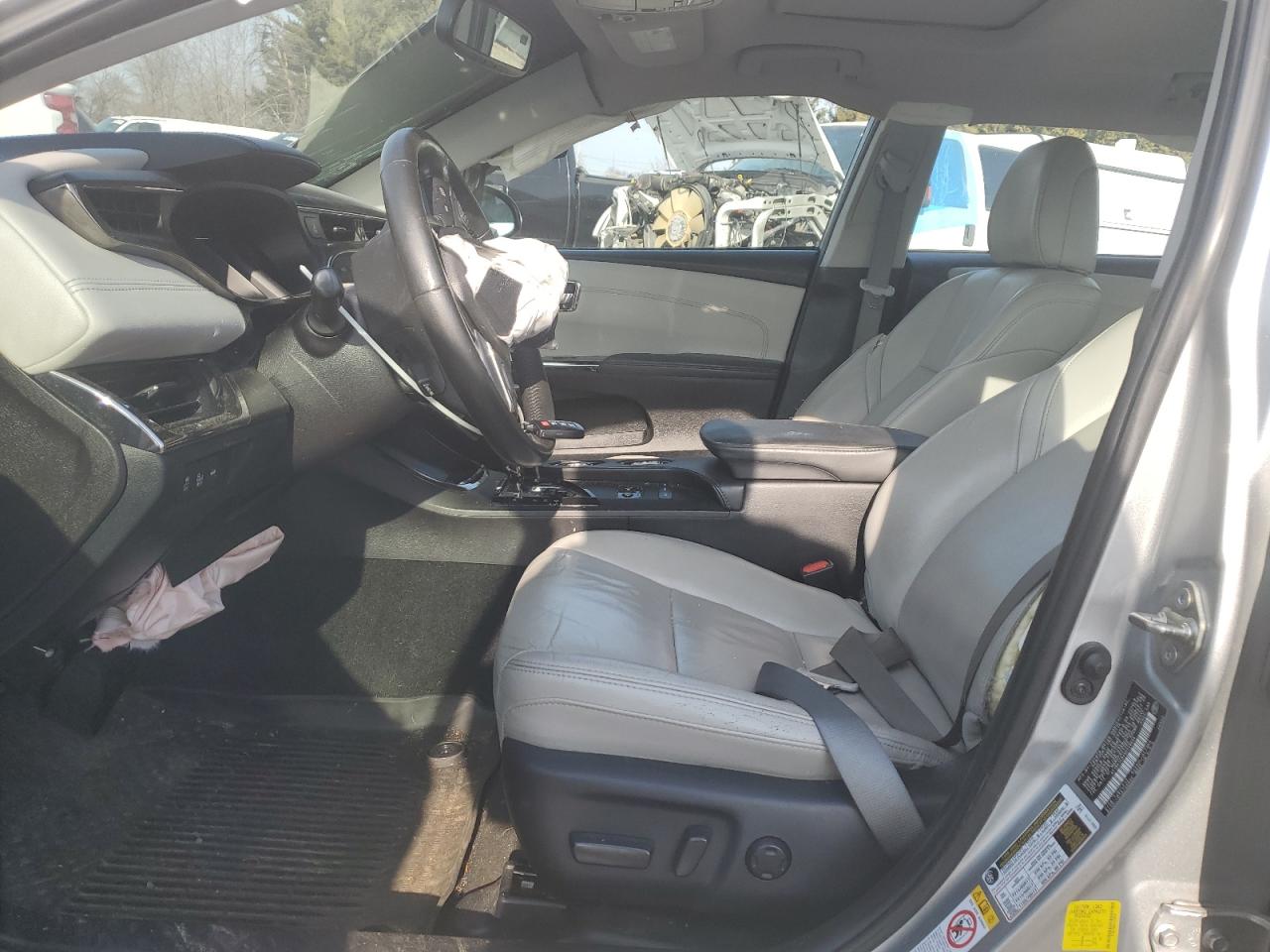 2016 Toyota Avalon - Image 7