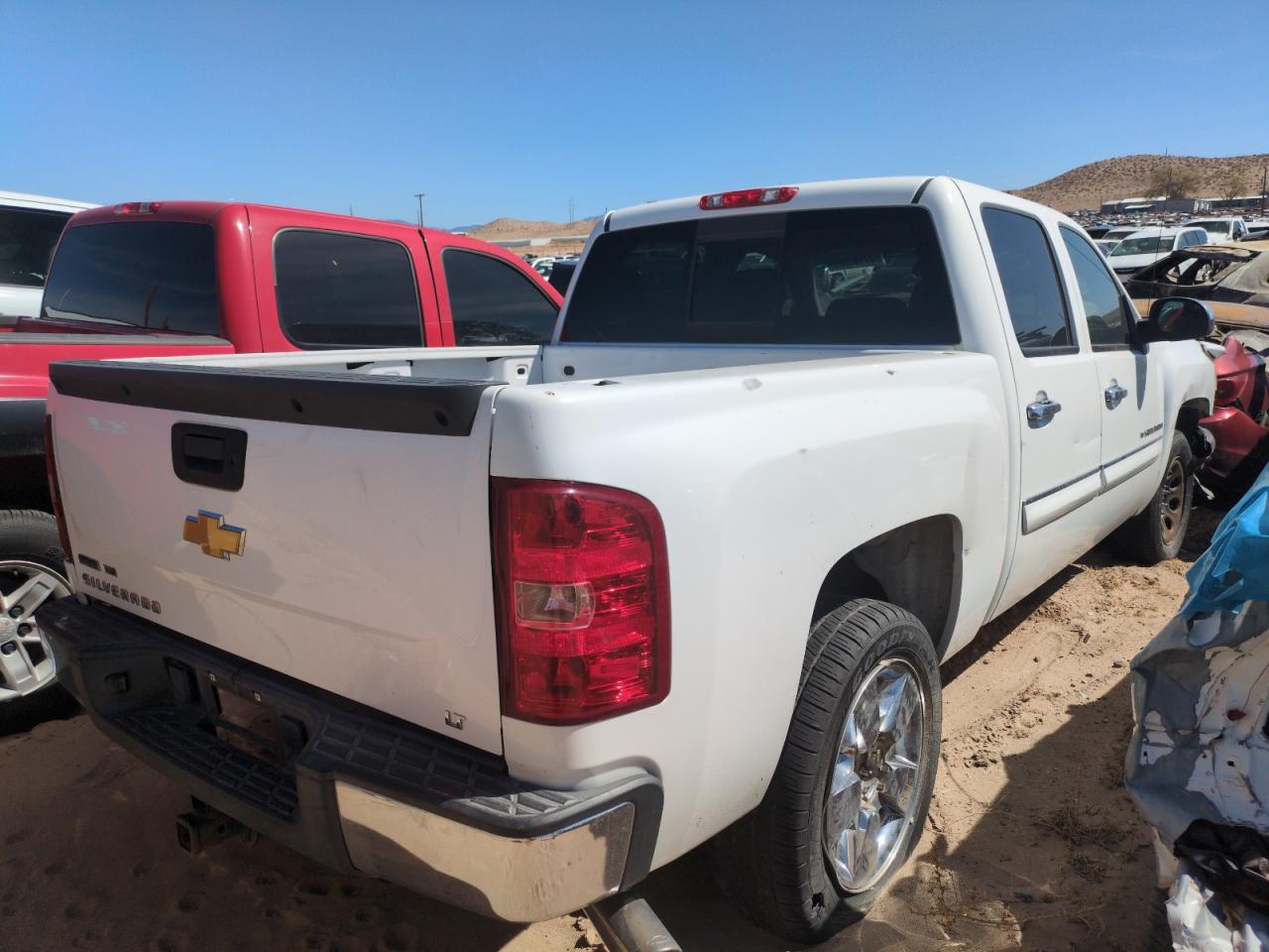 2011 Chevrolet Silverado - Image 3