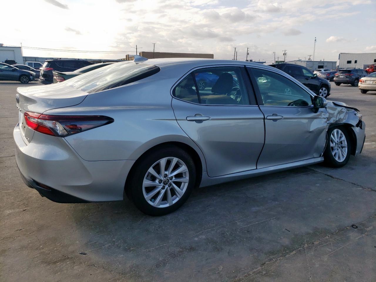 2021 Toyota Camry - Image 3