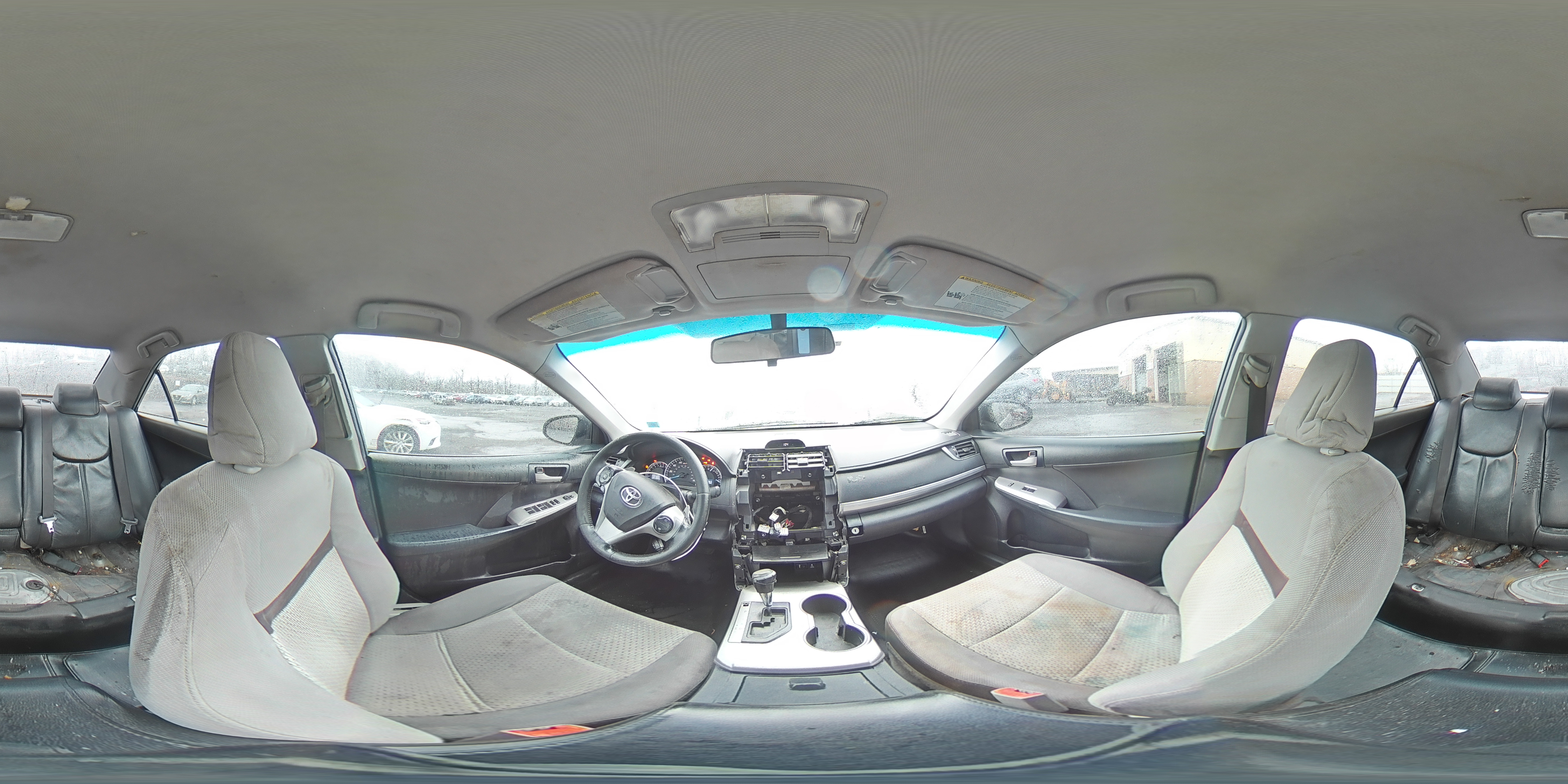 2013 Toyota Camry - Image 13