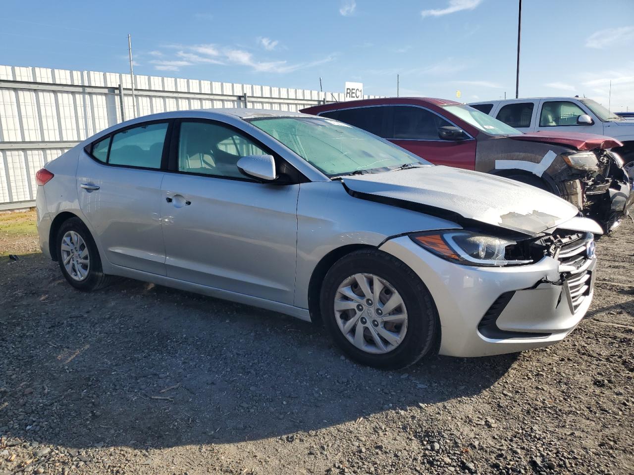 2017 Hyundai Elantra - Image 4