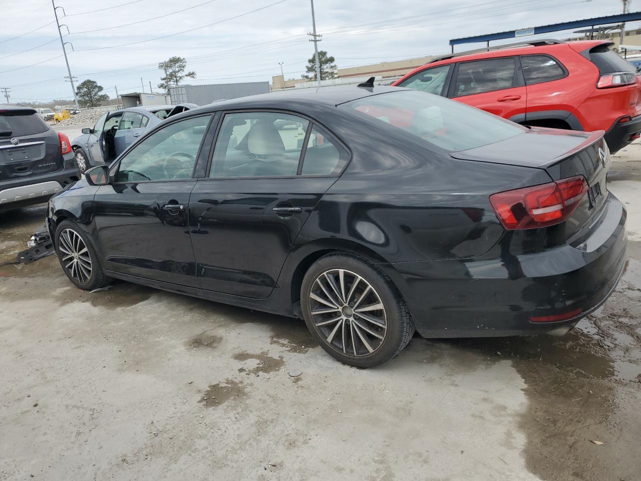 2016 Volkswagen Jetta - Image 2