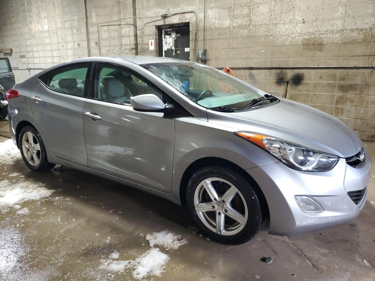 2012 Hyundai Elantra - Image 4