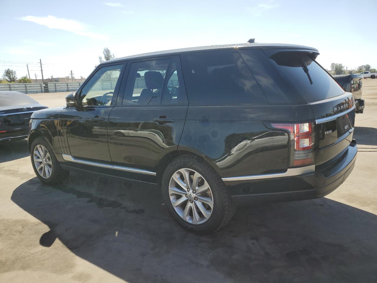 2016 Land Rover Range Rover - Image 2