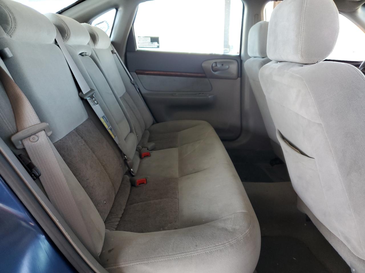 2004 Chevrolet Impala - Image 10
