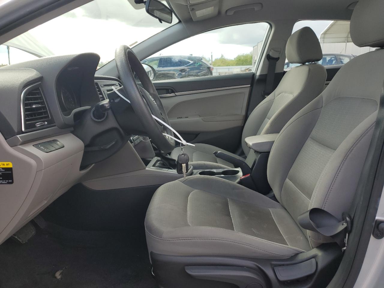 2017 Hyundai Elantra - Image 7