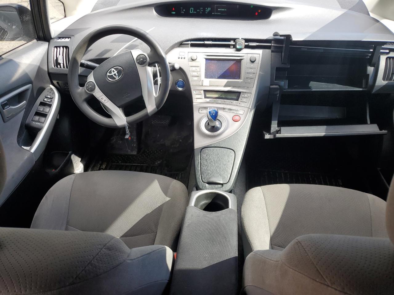 2015 Toyota Prius - Image 8