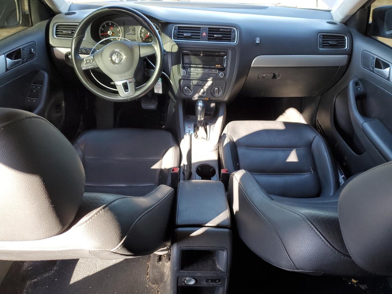 2014 Volkswagen Jetta - Image 8