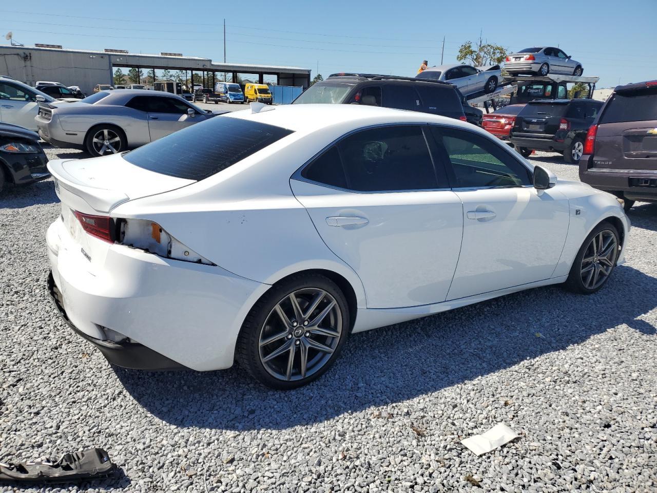 2016 Lexus IS - Image 3