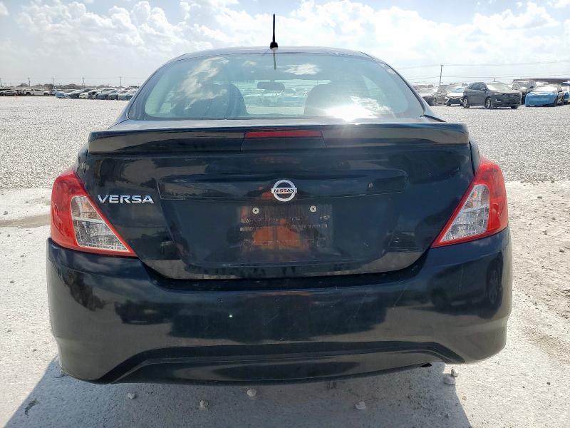  NISSAN VERSA 2018 Czarny